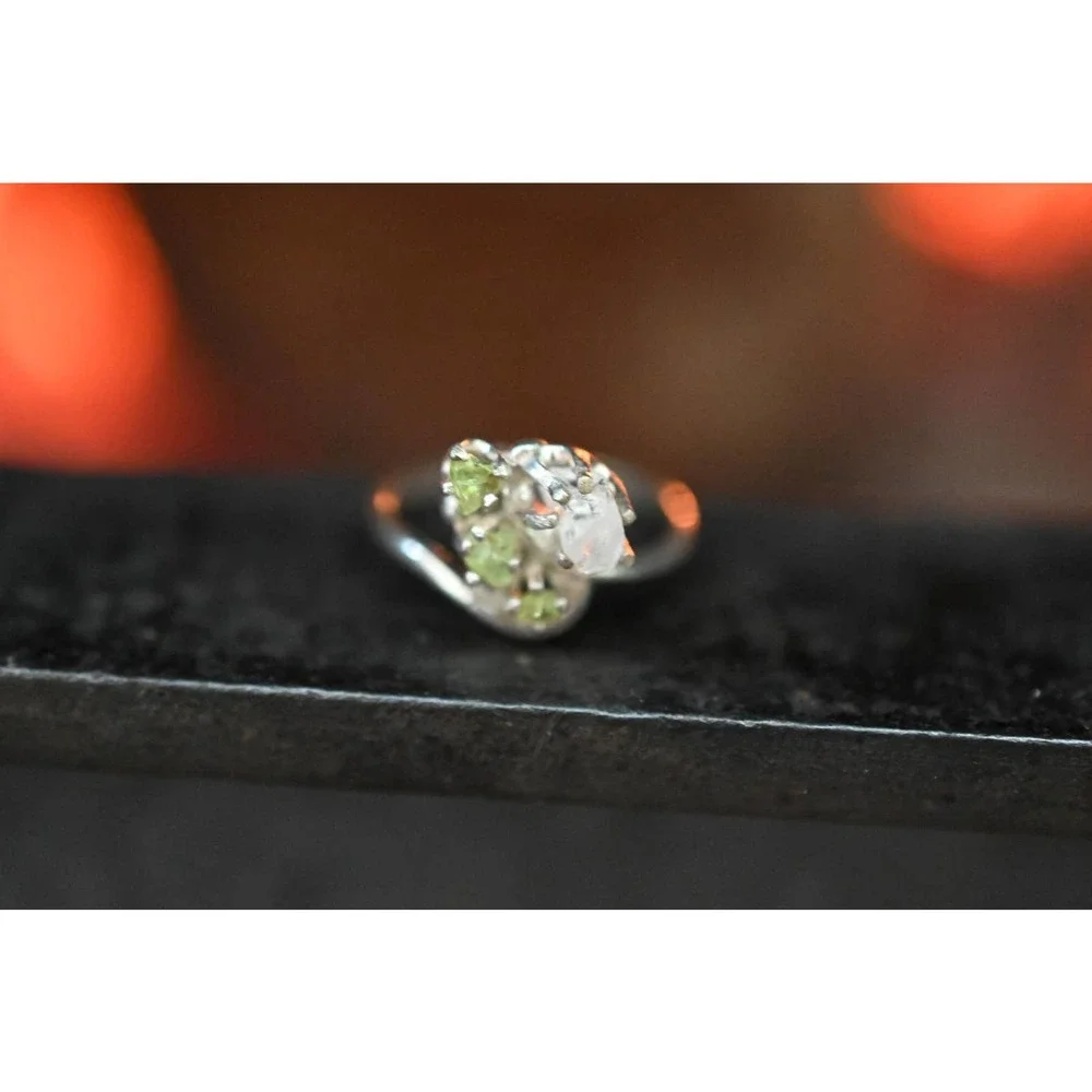 Raw Peridot and diamond Engagement Ring, Unique Wedding Band, Multistone…